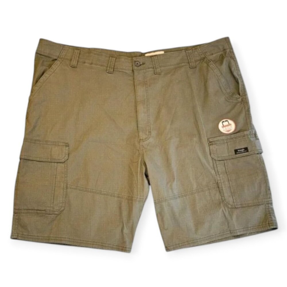 NWT Wrangler Men’s 48 Relaxed Fit Olive Green Cargo Shorts
